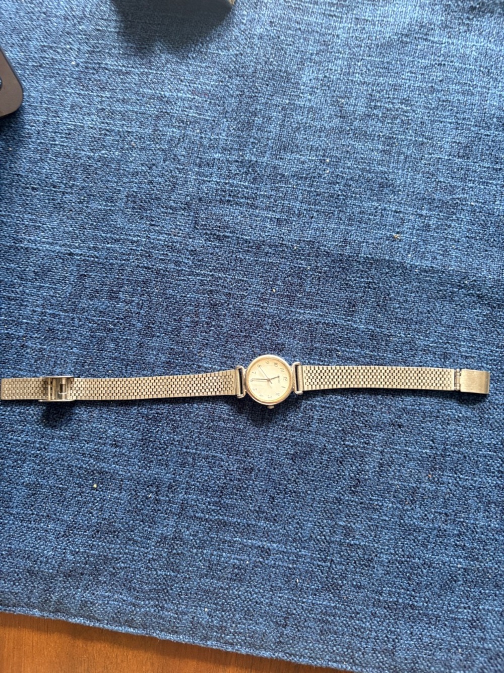 Minimalist Bracelet Watch in silver Tone